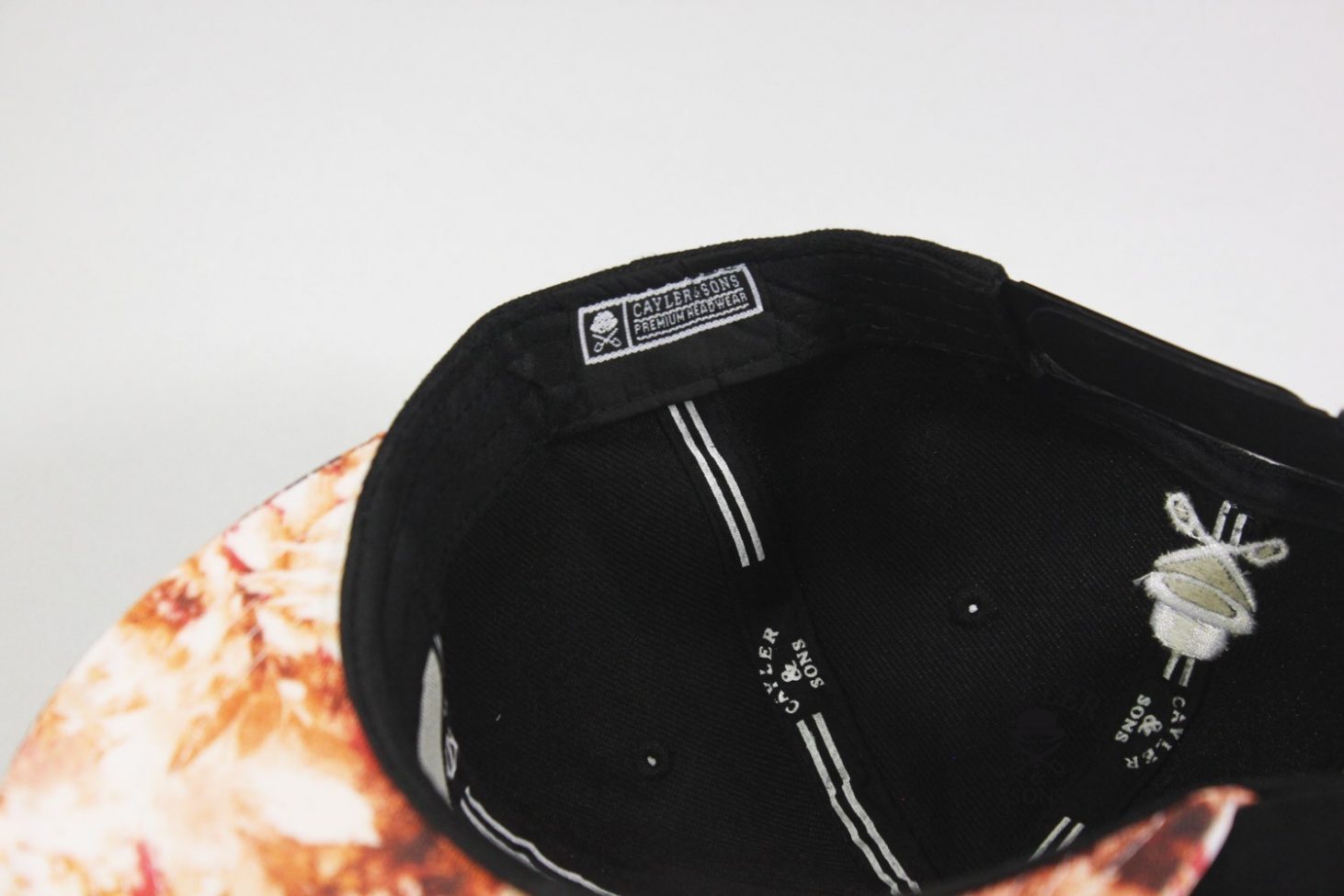 одежда украина кепка бейсболка Snapback Cayler Sons черная цветы розы магазин