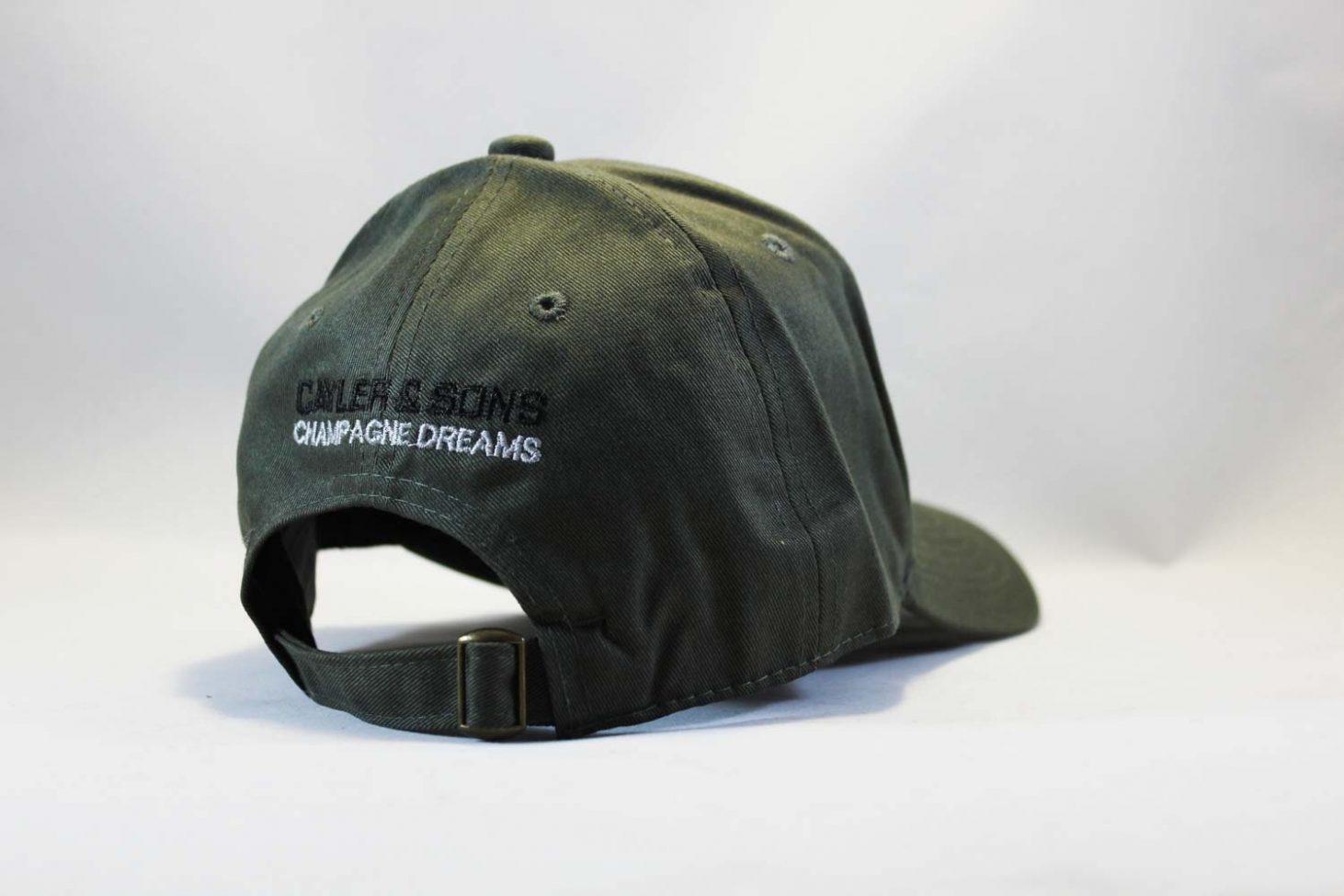 champage Dreams кепка Snapback Грустный Киану Ривз сидит на скамейке Cayler And Sons