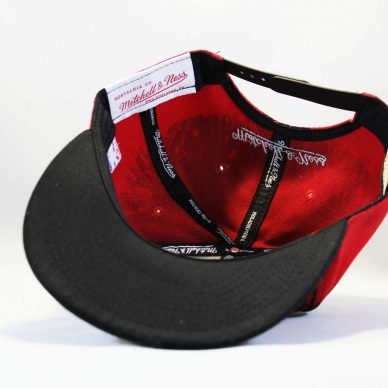 кепка Snapback Chicago Bulls Red Black New Era черная с крастным