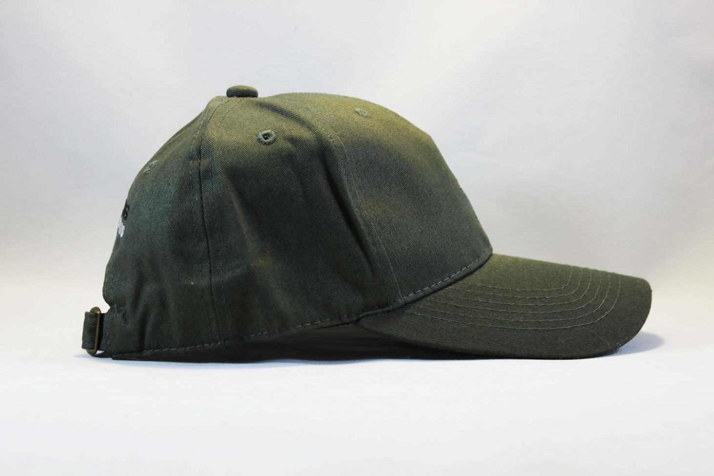 кайлер оригинал купить кепка Snapback Грустный Киану Ривз сидит на скамейке Cayler And Sons