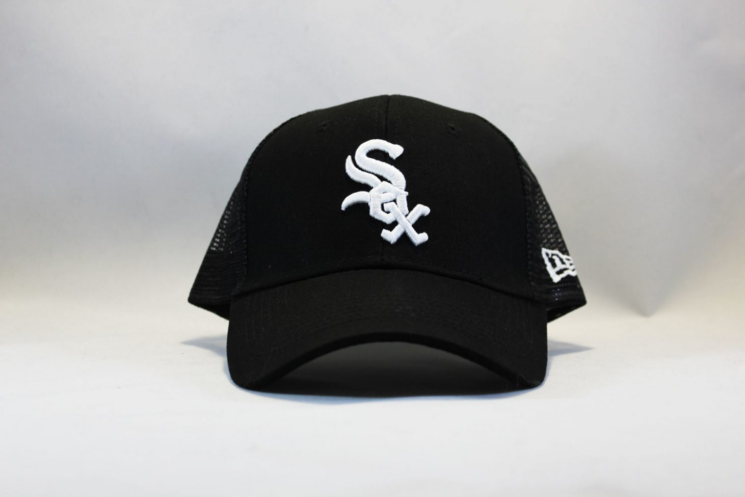 кепка trucker Chicago White Sox New Era черная сетка