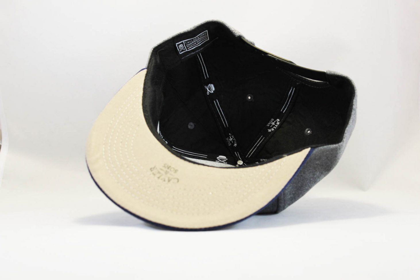 Боксерская Кепка Snapback Boxing Club Cayler and Sons шерастяная теплая купить