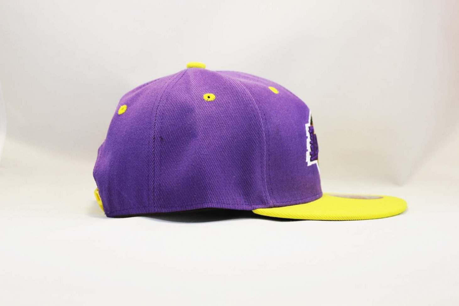феолетовая сиреневая кепка snapback los angeles Lakers New Era классическая купить