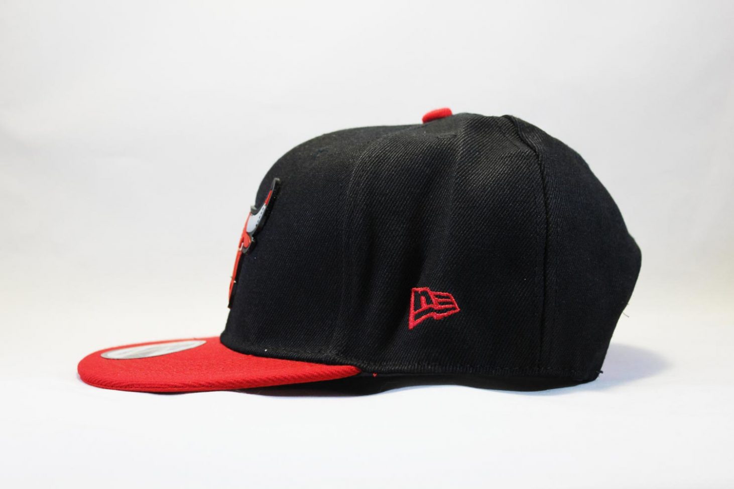резиновое лого кепка snapback Chicago Bulls New Era резиновый логотип купить