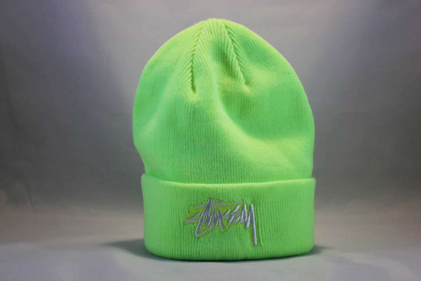 теплая зимняя шапка beanie stussy зеленая токсичная психаделик стасси