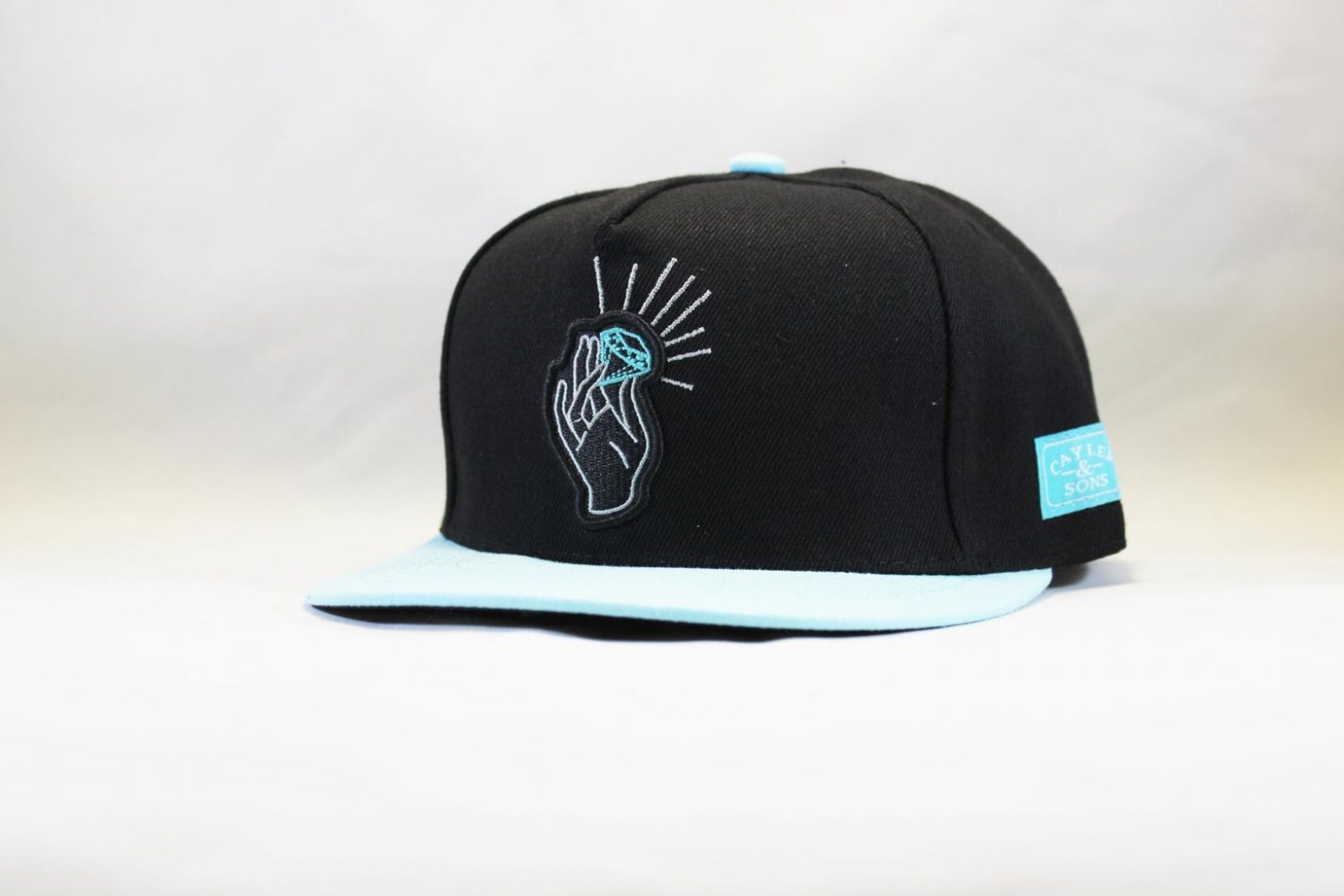 кепка Snapback Cayler and Sons Diamond черная с голубым корызрьком