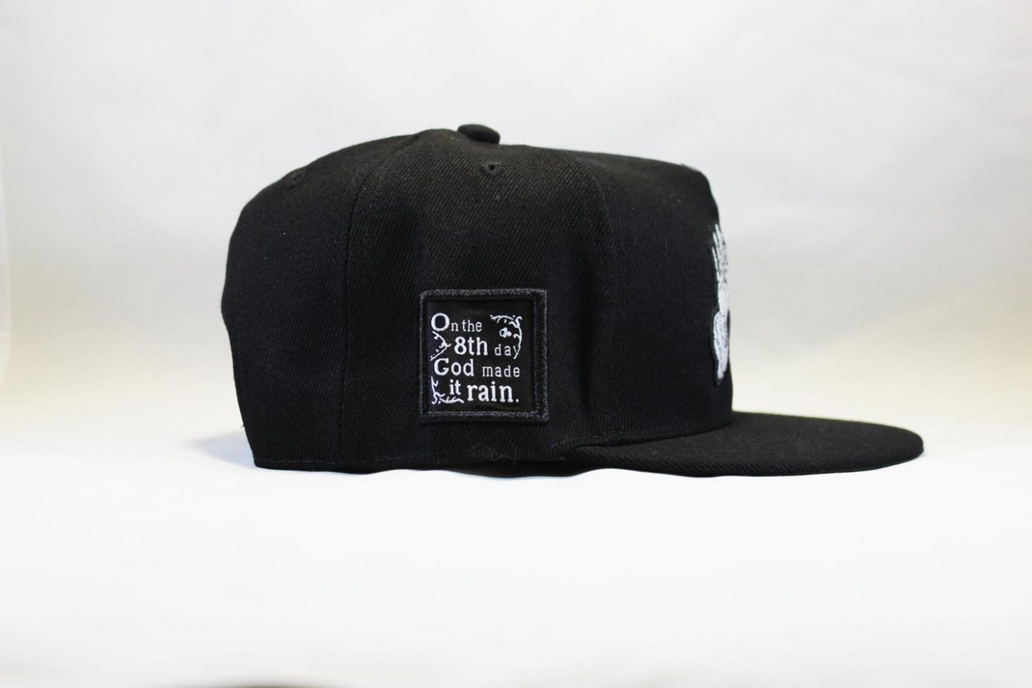 прямой ровный козырек кепка snapback Cayler Sons money laundering отмывание денег