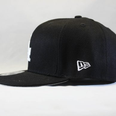 купить кепку LA New Era черную с прямым козырьком
