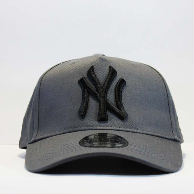 темно серая снепбек кепка бейсболка new era темно-серая yankees new york