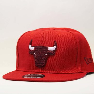 чисто красная бейсболка кепка snapback New Era red красная Chicago Bulls