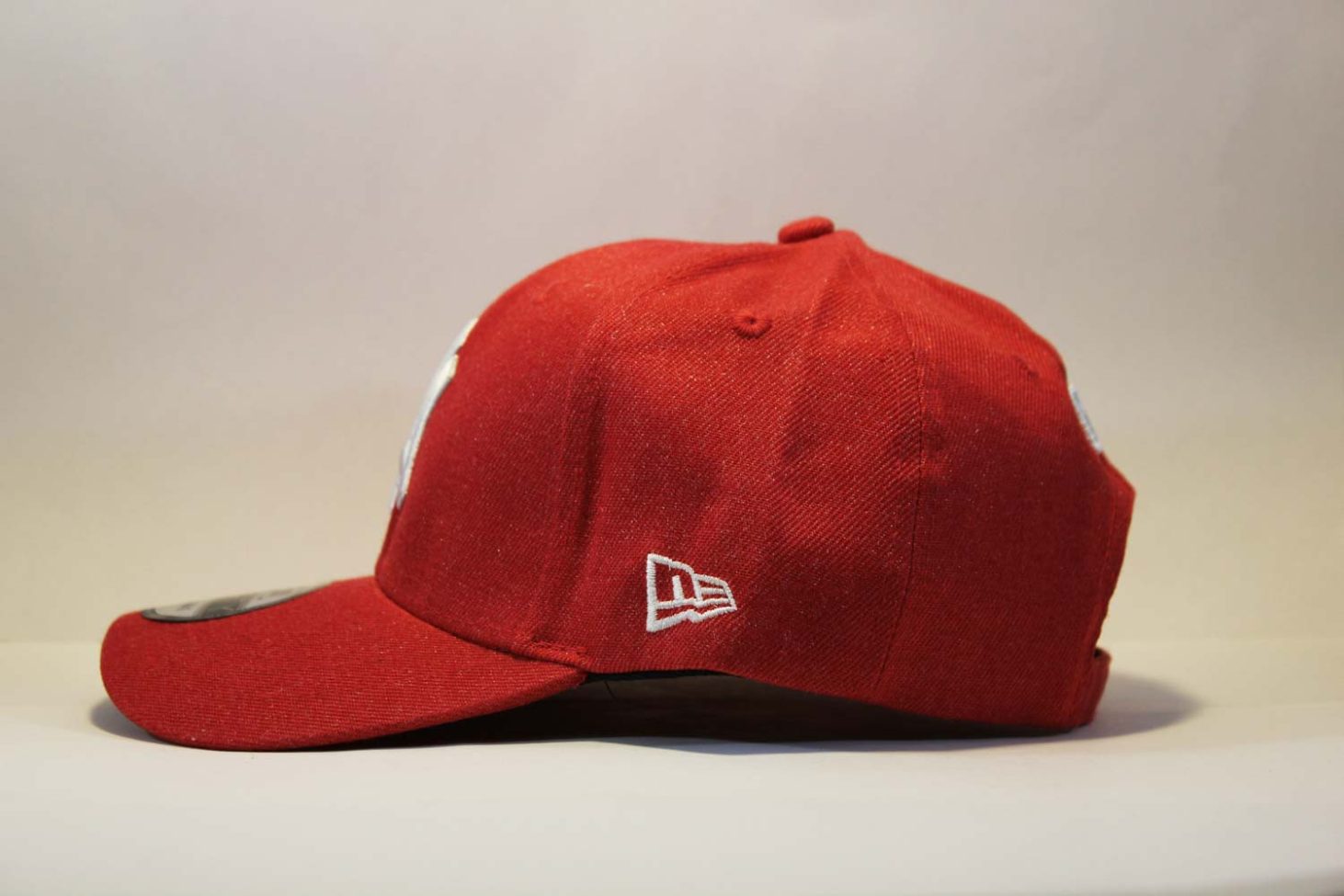 красная круглый козырек кепка бейсболка yankees new era круглый козырек красная белый логотип