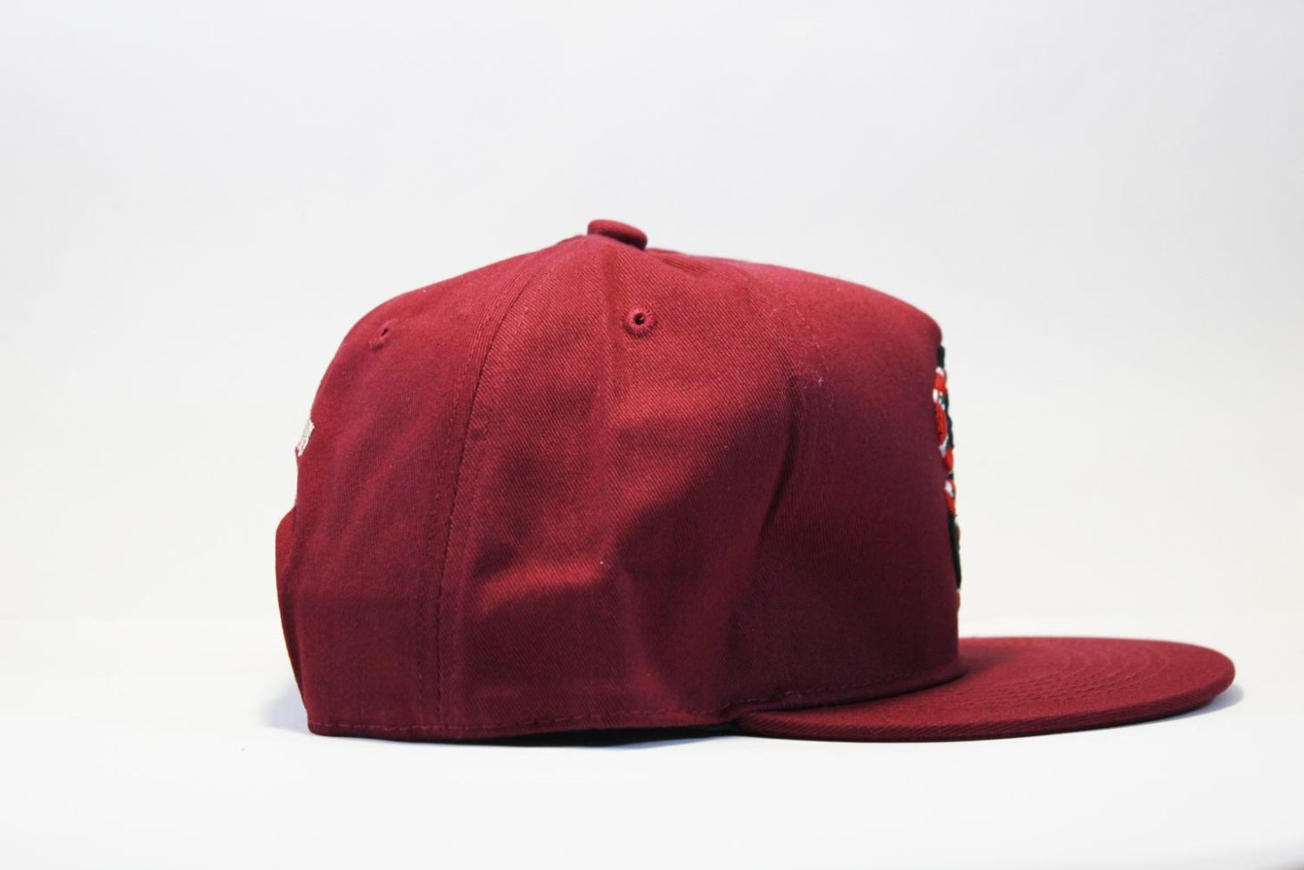 одежда со змеей кепка snapback Snake Anchored Cayler And Sons бордовая