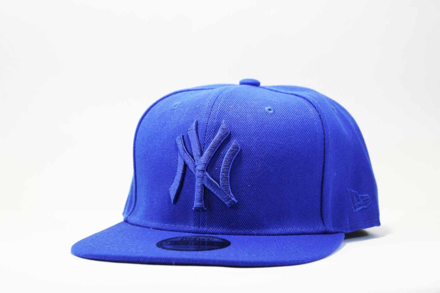 однотонная бейсболка кепка snapback New Era Yankees голубая с синим логотипом