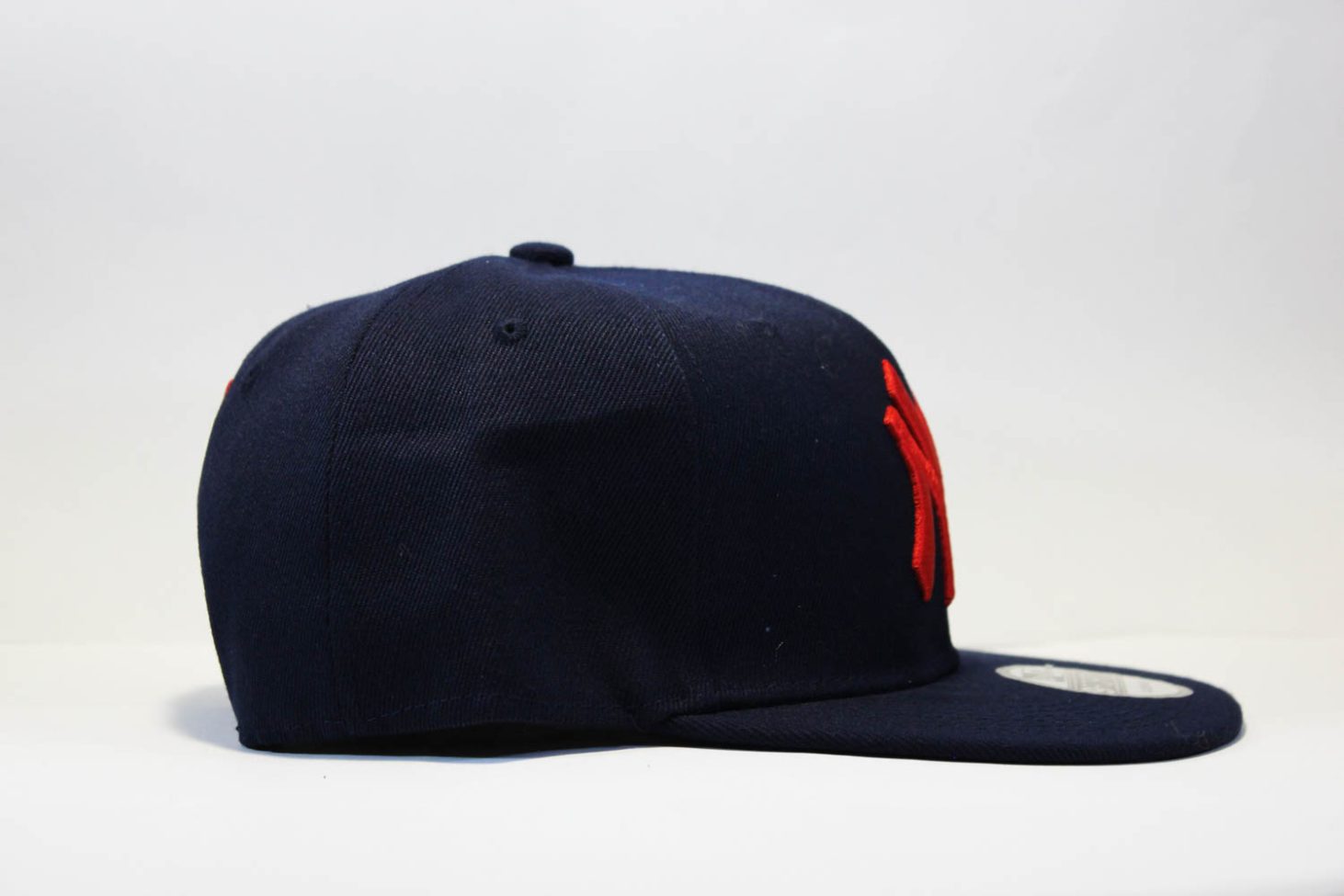 ровный прямой козырек кепка snapack yankees new era темно синяя красный логотип