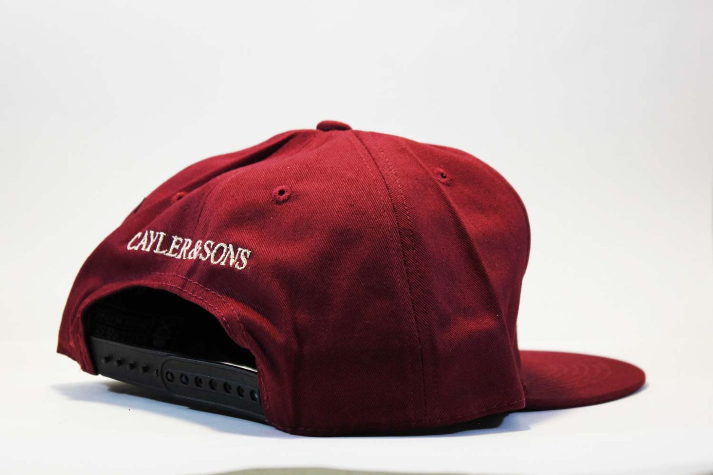 змея с якорем кепка snapback Snake Anchored Cayler And Sons бордовая